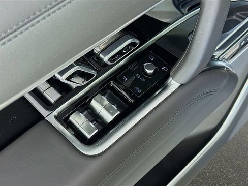 New 2026 Land Rover Range Rover Long Wheelbase SE image 20