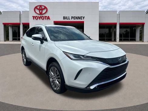 Used 2023 Toyota Venza XLE AWD/4WD image 9
