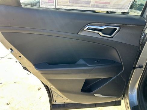 Used 2025 Kia Sportage LX image 13
