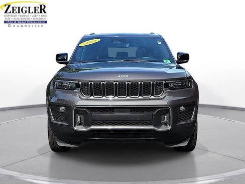 Used 2023 Jeep Grand Cherokee Overland w/ Luxury Tech Group IV AWD/4WD image 2