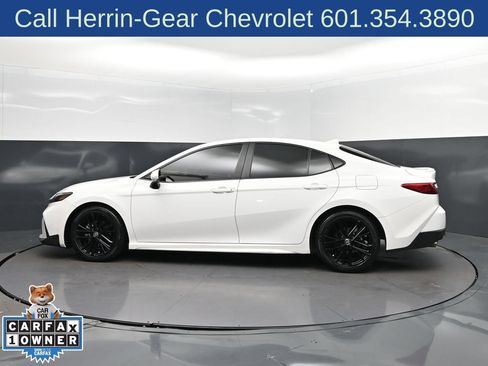Used 2025 Toyota Camry SE w/ Multimedia Upgrade Package FWD image 4