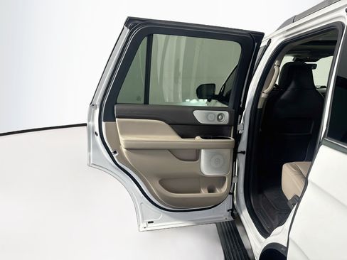 Used 2023 Lincoln Navigator Reserve AWD/4WD image 28