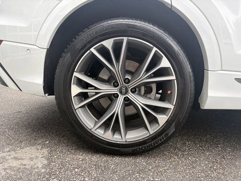 Used 2022 Audi Q8 Premium Plus image 16