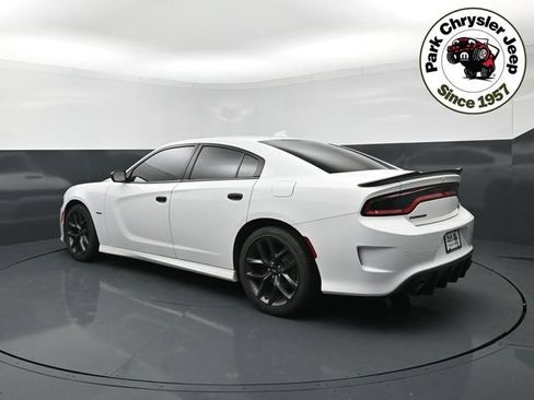 Used 2019 Dodge Charger R/T w/ Blacktop Package RWD image 4