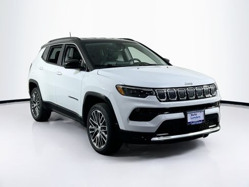 Used 2022 Jeep Compass Limited w/ Elite Group AWD/4WD image 3