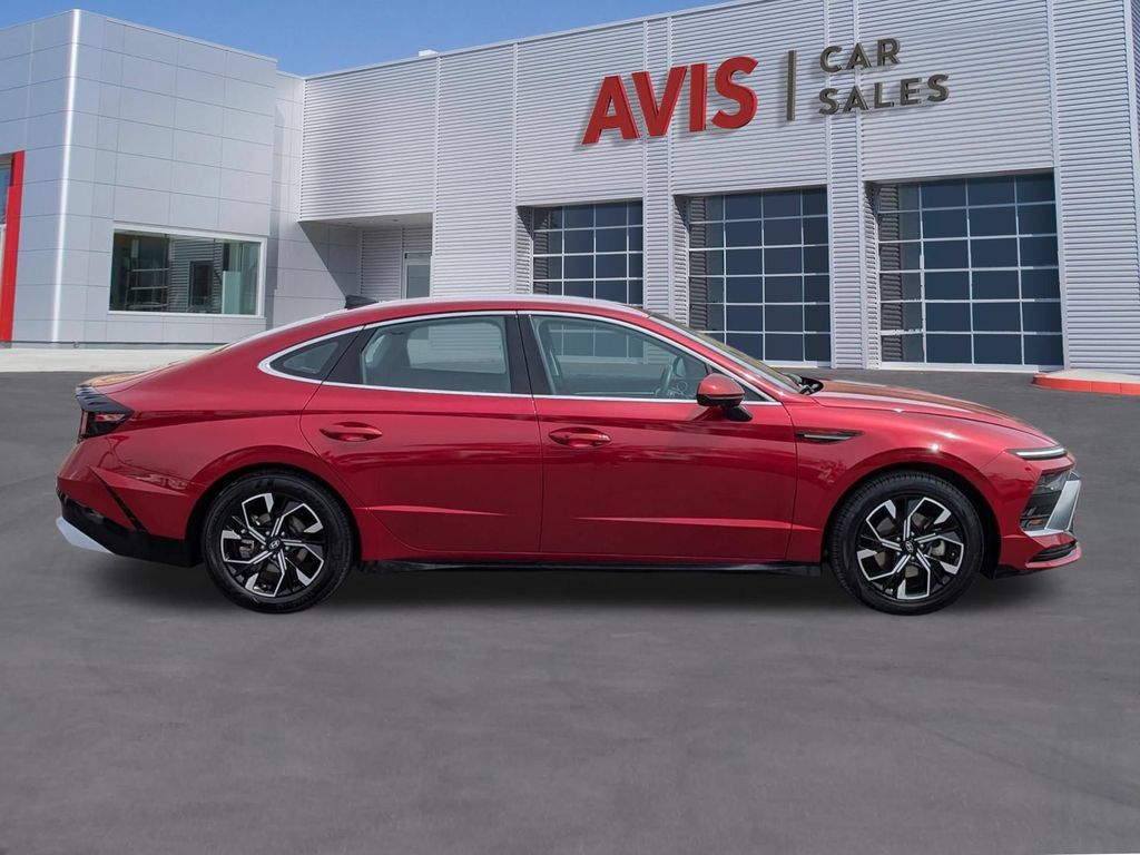 Used 2025 Hyundai Sonata SEL FWD image 5