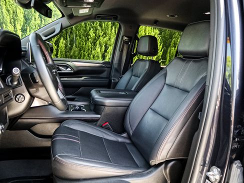 Used 2023 Chevrolet Tahoe RST w/ Luxury Package AWD/4WD image 7