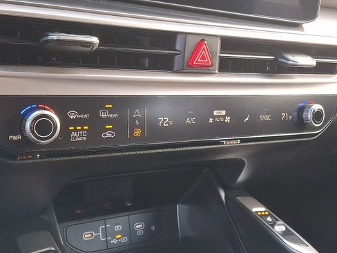 New 2026 Kia Sorento S FWD image 11
