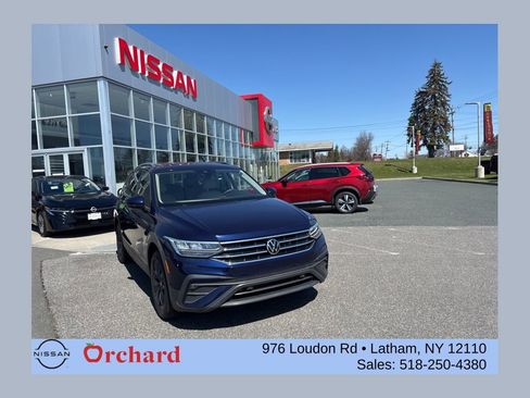 Used 2023 Volkswagen Tiguan SE FWD image 1