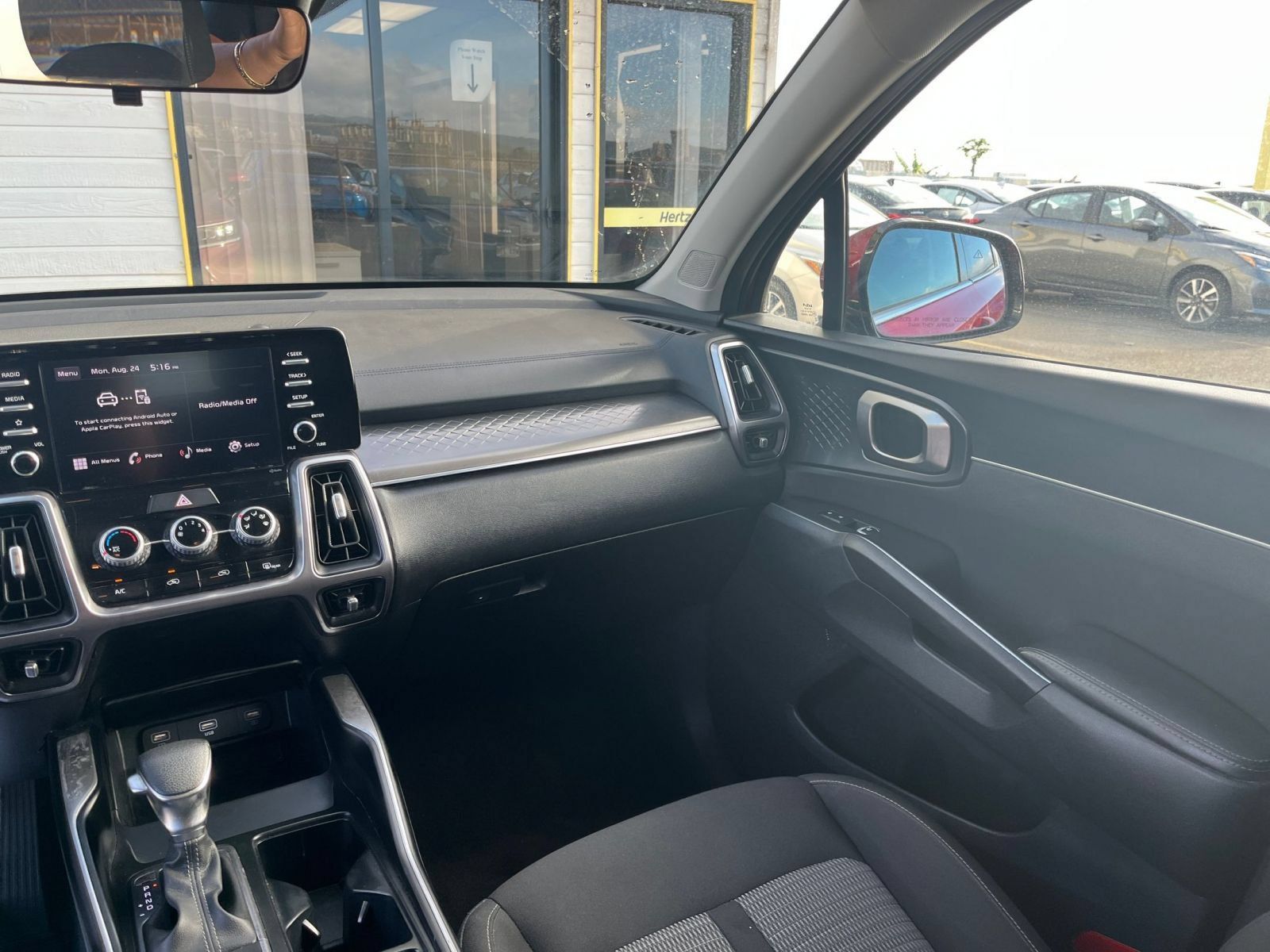 Used 2023 Kia Sorento LX FWD image 34