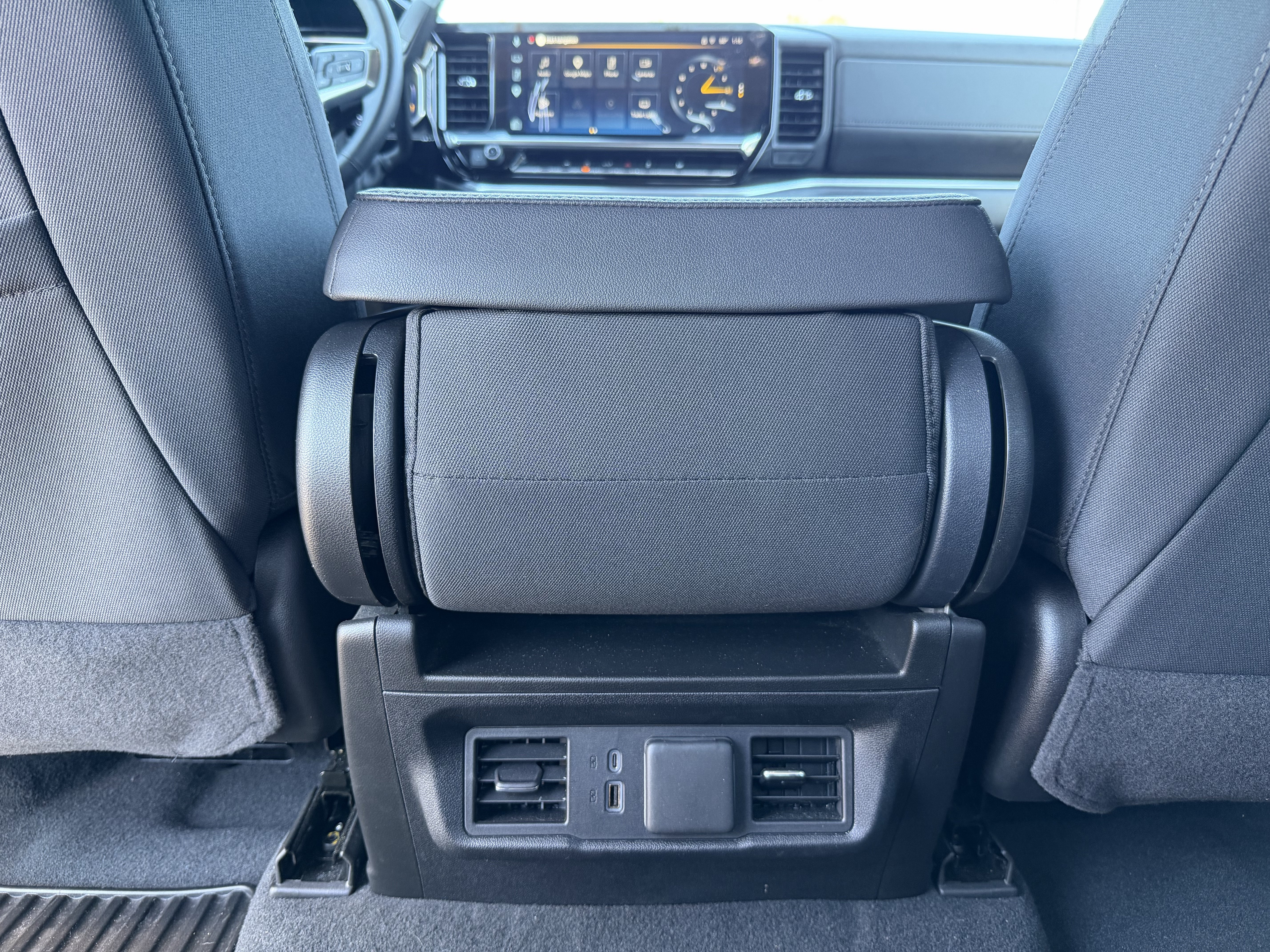 Used 2025 Chevrolet Silverado 1500 LT AWD/4WD image 34