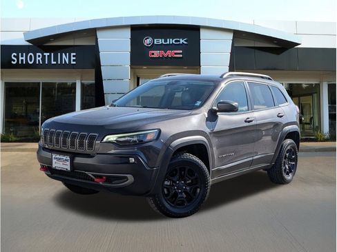 Used 2019 Jeep Cherokee Trailhawk w/ Cold Weather Group AWD/4WD image 8