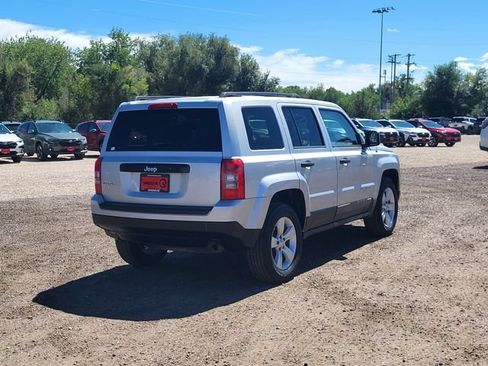 Used 2011 Jeep Patriot Sport w/ Tire & Wheel Group AWD/4WD image 6