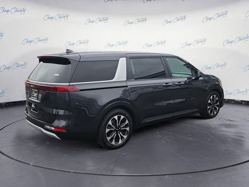 Used 2022 Kia Carnival EX FWD image 5