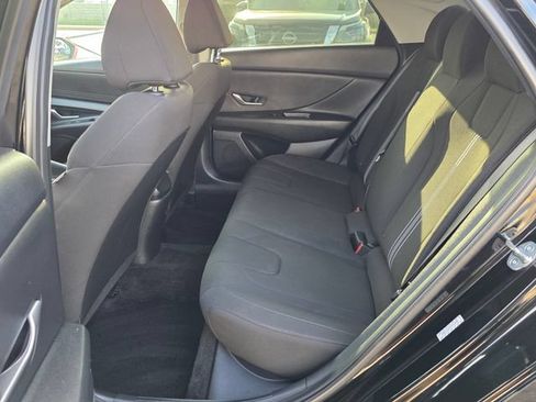 Used 2023 Hyundai Elantra SEL FWD image 13