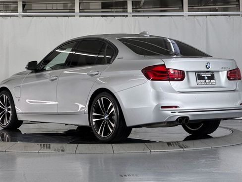 Used 2018 BMW 330e w/ Premium Package RWD image 3