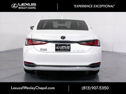 Certified 2023 Lexus ES 250 w/ Premium Package AWD/4WD image 5