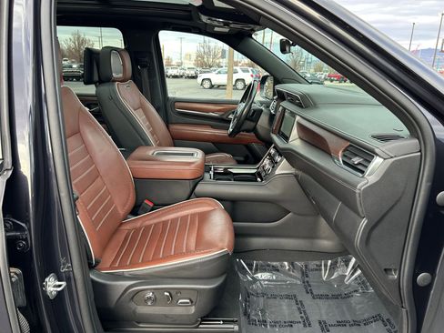 Used 2023 GMC Yukon XL Denali Ultimate image 31
