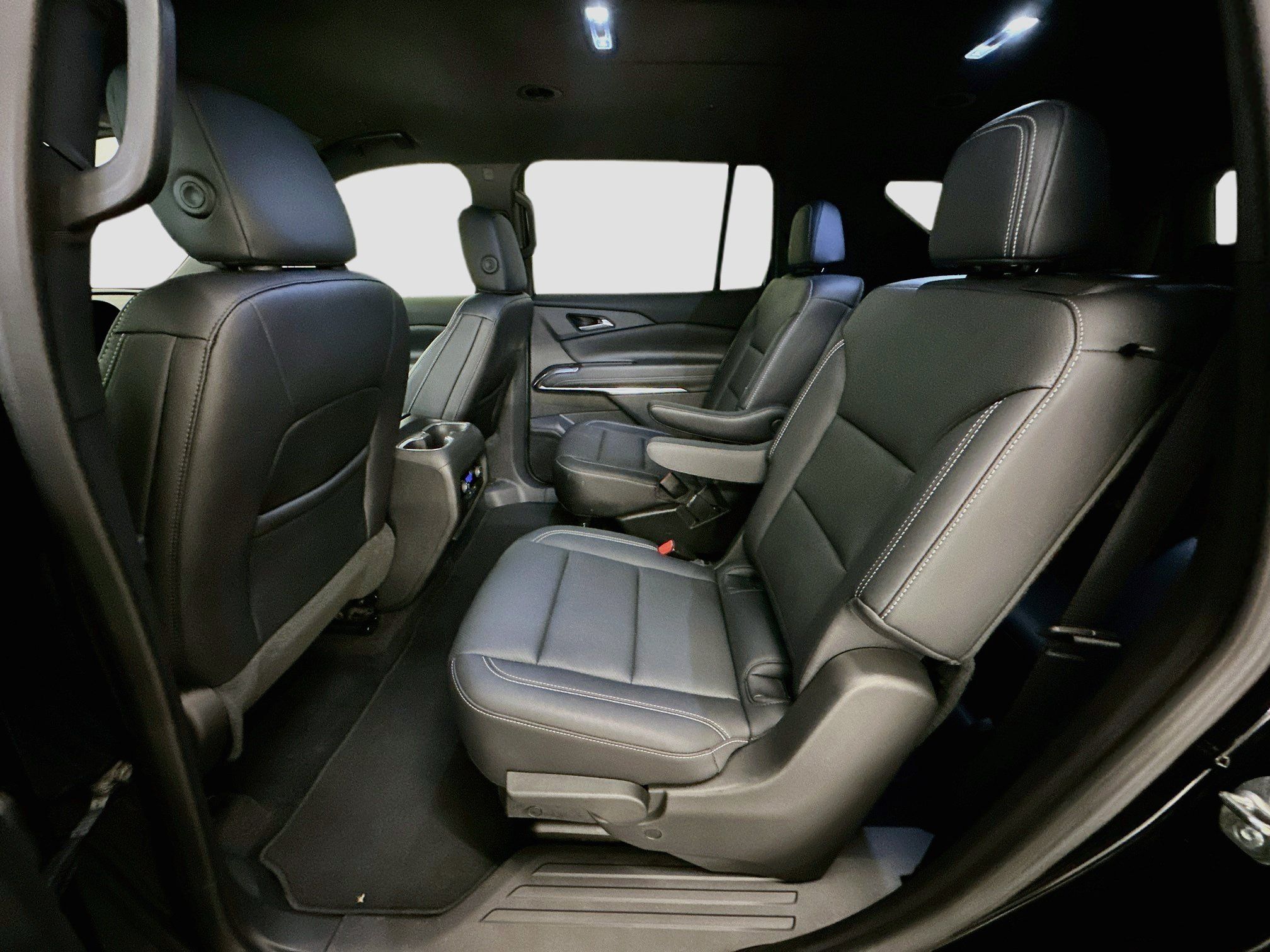 Used 2025 Chevrolet Traverse LT AWD/4WD image 29