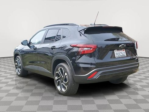 Used 2026 Chevrolet Trax RS w/ Sunroof Package image 4