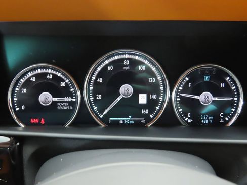 Certified 2023 Rolls-Royce Cullinan w/ Cullinan Package image 34