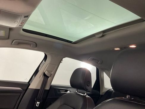 Used 2024 Volkswagen Jetta SE image 11