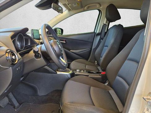 Used 2020 Toyota Yaris LE FWD image 15