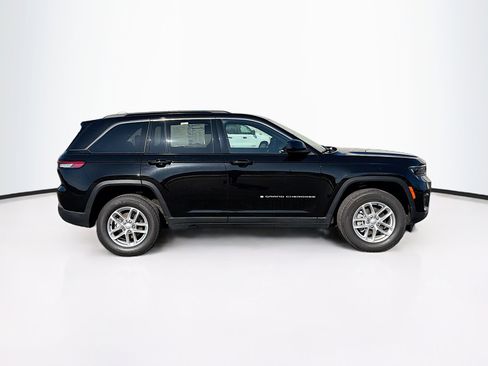 Used 2025 Jeep Grand Cherokee Laredo X w/ Luxury Tech Group I image 9