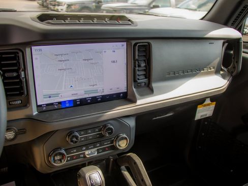 New 2025 Ford Bronco Badlands image 48