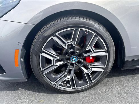 Used 2025 BMW i5 xDrive40 w/ Executive Package AWD/4WD image 32