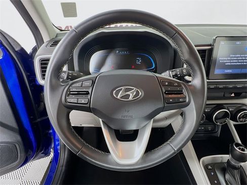 Used 2024 Hyundai Venue SEL image 12