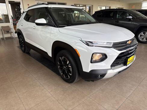 Used 2023 Chevrolet TrailBlazer LT w/ Convenience Package image 5