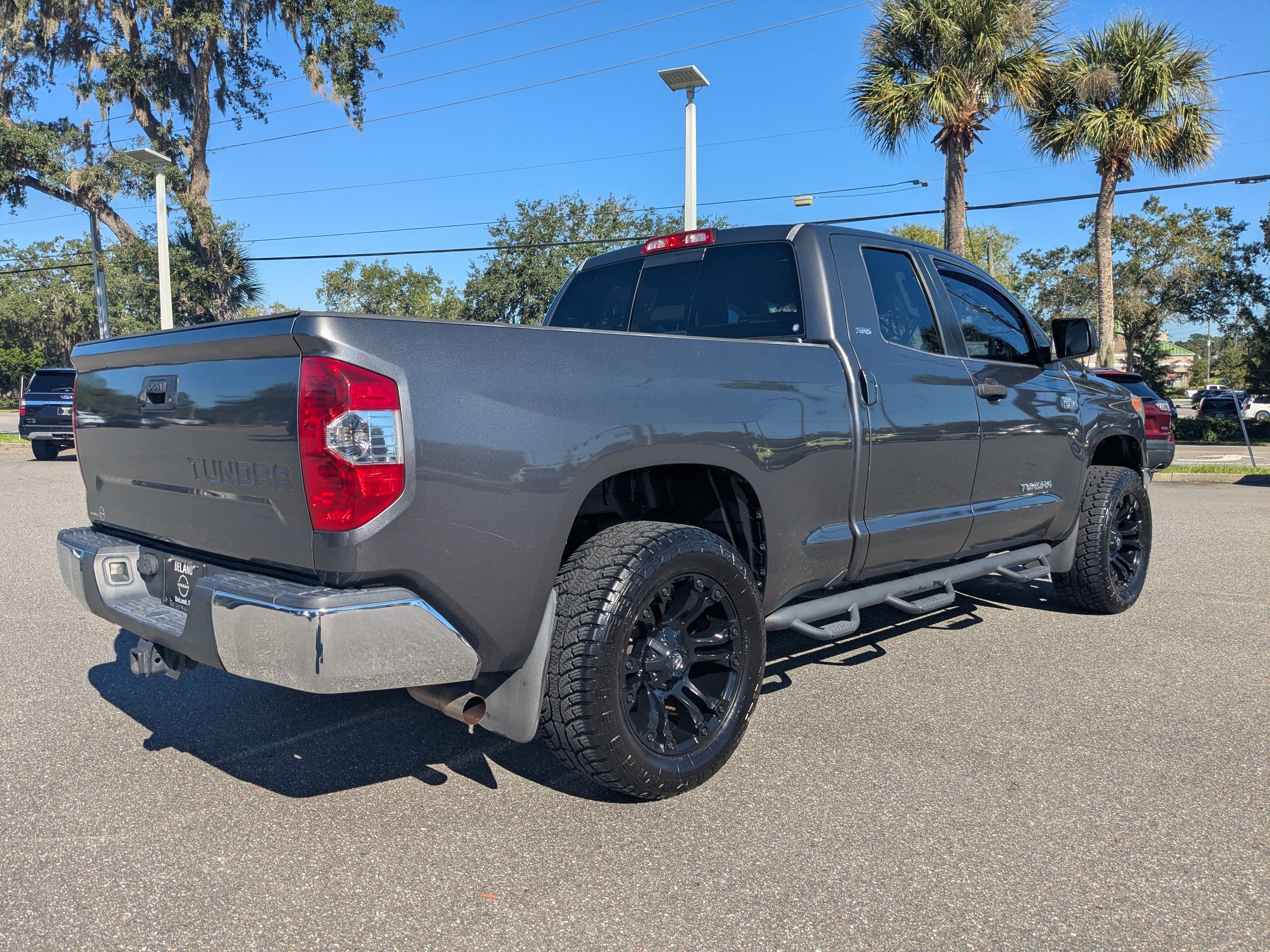 Used 2015 Toyota Tundra SR5 w/ SR5 Upgrade Package RWD image 4