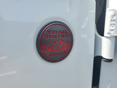Used 2025 Jeep Wrangler Unlimited Rubicon AWD/4WD image 9