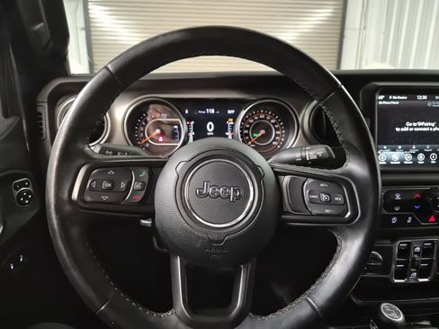 Used 2021 Jeep Gladiator Willys image 24