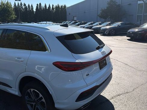 Certified 2025 Audi Q5 Premium w/ Convenience Package AWD/4WD image 8