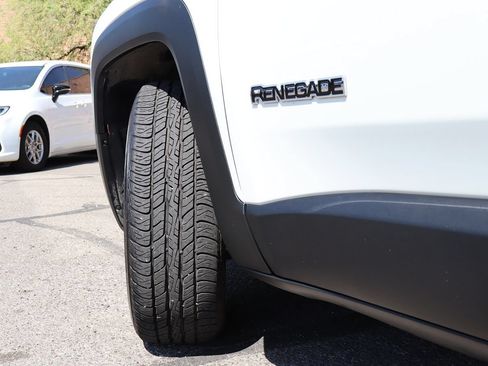 Used 2021 Jeep Renegade Latitude w/ Convenience Group FWD image 6