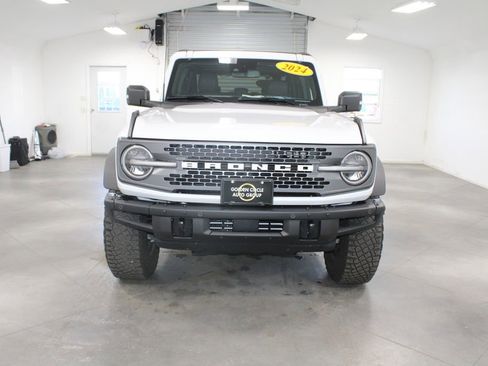 Used 2024 Ford Bronco Badlands image 3