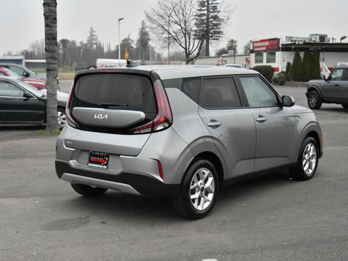 Used 2024 Kia Soul LX w/ Option Group 015 image 8