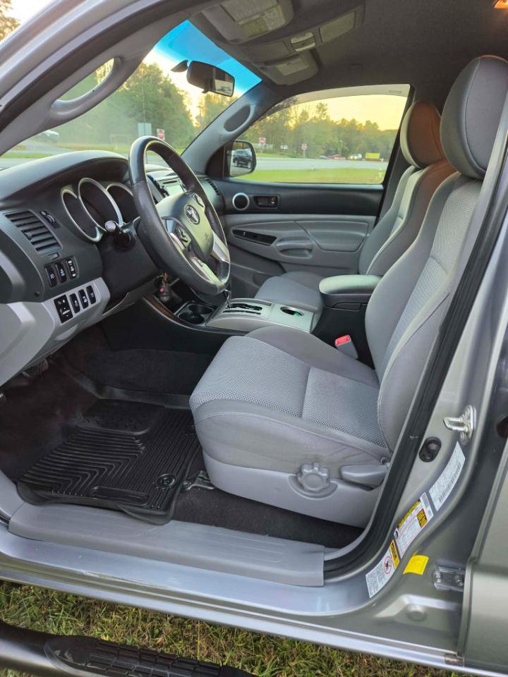 Used 2014 Toyota Tacoma 4x4 Double Cab w/ TRD Off-Road Package image 5