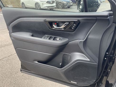 Used 2025 Subaru Forester Touring image 19