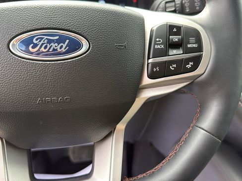 Certified 2025 Ford Explorer Active w/ Active Comfort Package RWD image 16