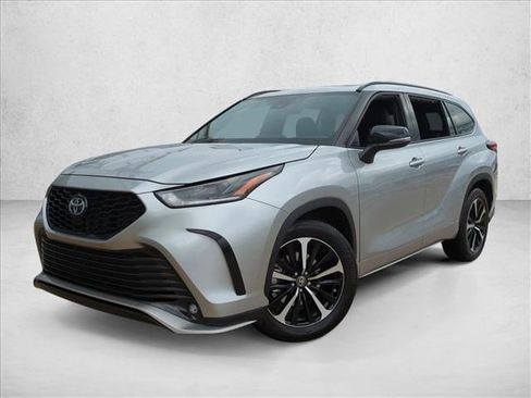 Used 2022 Toyota Highlander XSE image 1