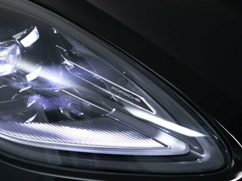 New 2026 Porsche Macan AWD/4WD image 16