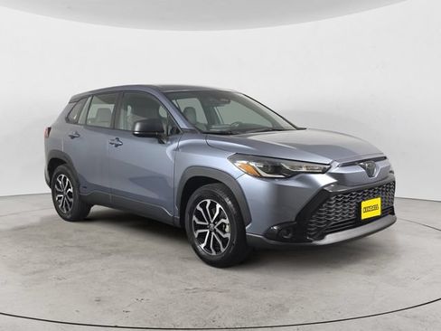 Used 2023 Toyota Corolla Cross AWD Hybrid image 7