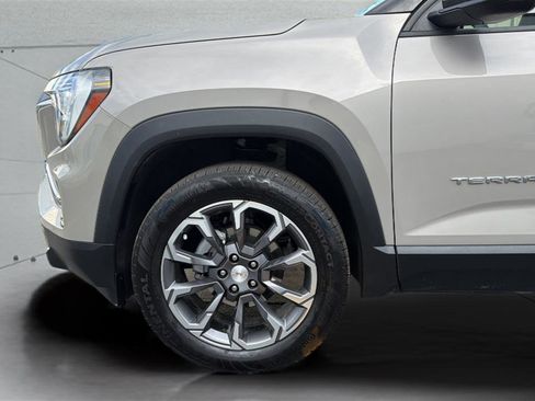 Used 2025 GMC Terrain Elevation w/ Elevation Premium Package AWD/4WD image 35