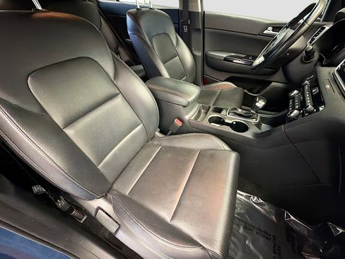 Used 2021 Kia Sportage EX image 15