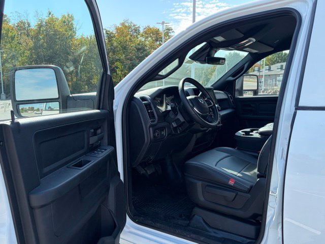 New 2026 RAM 3500 Tradesman w/ Commercial Features Package AWD/4WD image 35