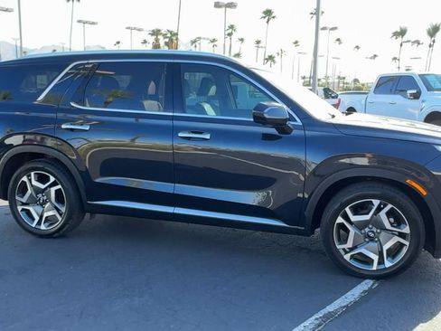 Used 2023 Hyundai Palisade SEL w/ Premium Package AWD/4WD image 3