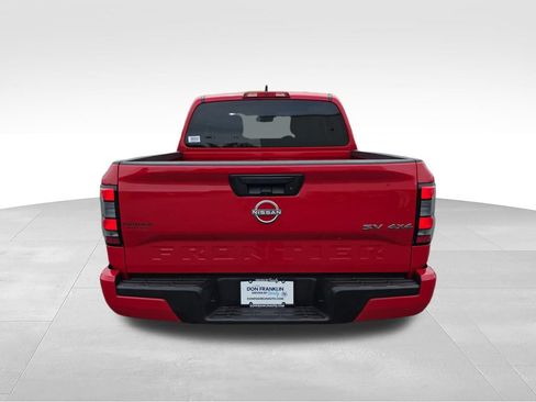 Used 2022 Nissan Frontier SV AWD/4WD image 5